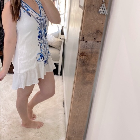 Dee Elly white & blue floral embroidered dress size small - Picture 1 of 7